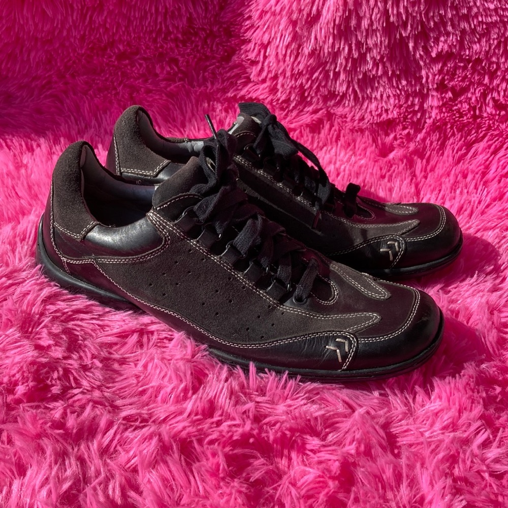 Kenneth Cole black suede/leather metal hinge eyelet long toe shoes size 10